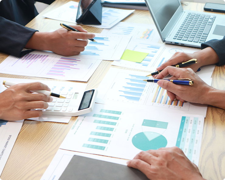 徹底した市場調査と競合分析